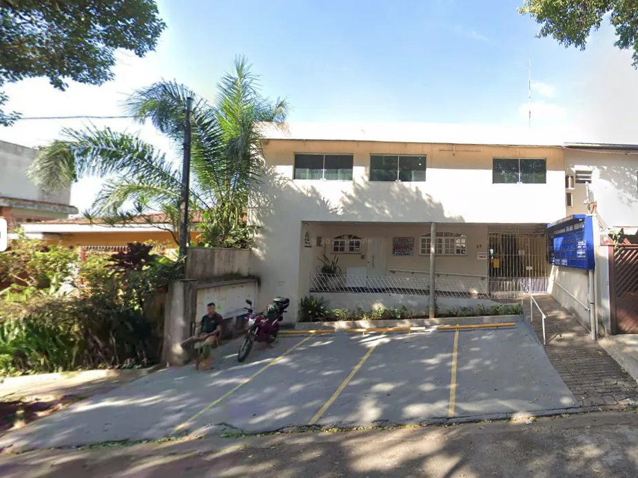 Fachada da Clínica MedicDent na Rua Pascoal Zullino, Butantã